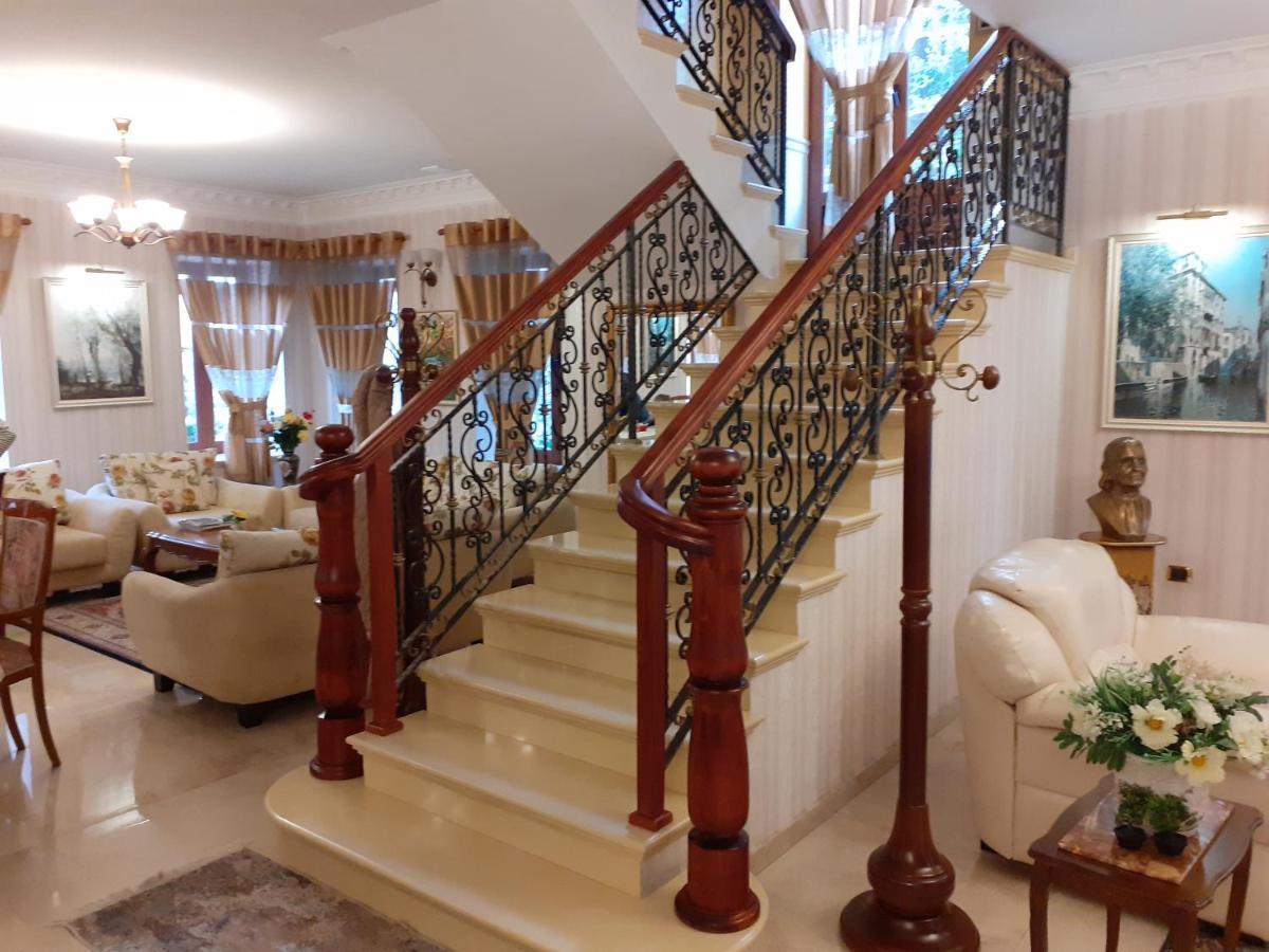 فندق جوري إلباسان المظهر الخارجي الصورة