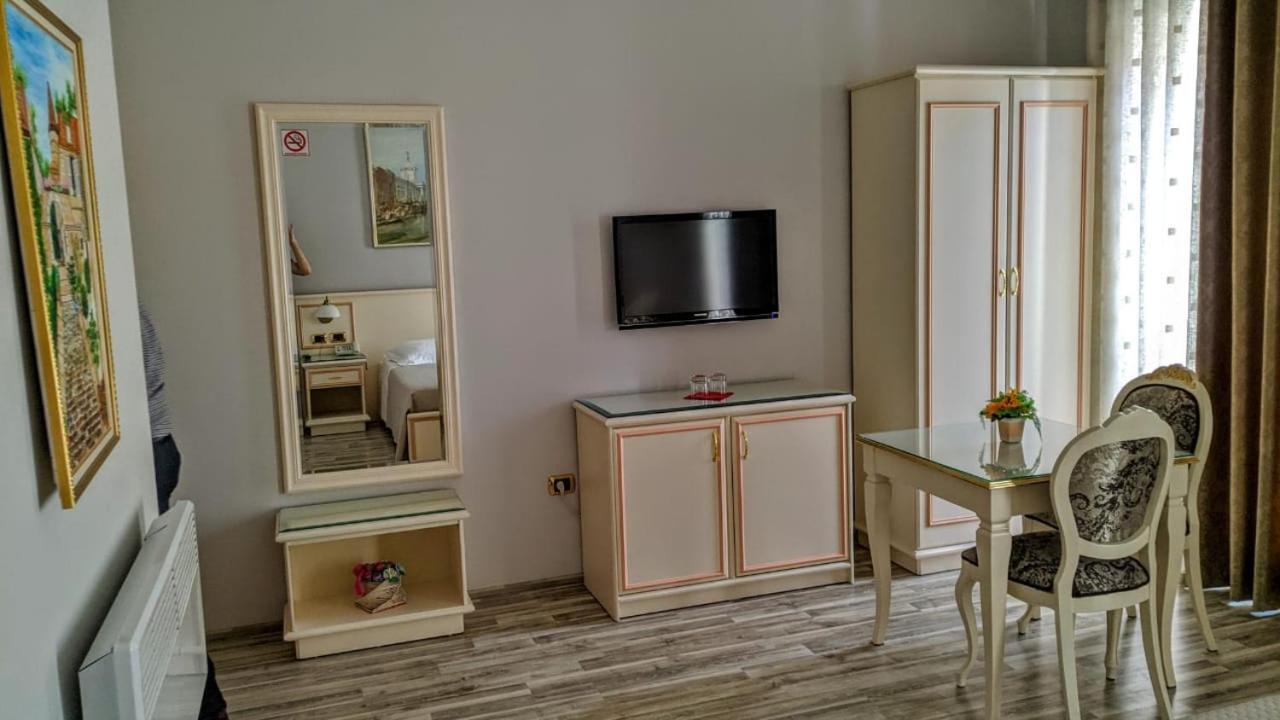 فندق جوري إلباسان المظهر الخارجي الصورة
